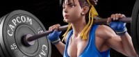 《街霸》春丽举重雕像公开：造型精致尽显肌肉线条美
