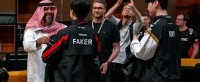 牌面!沙特王子接见Faker和chovy